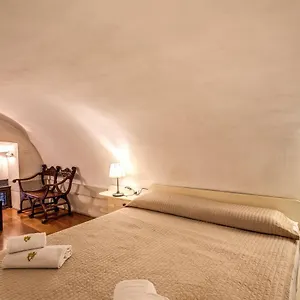https://secret-rhome-suite-lab.it-romehotels.com